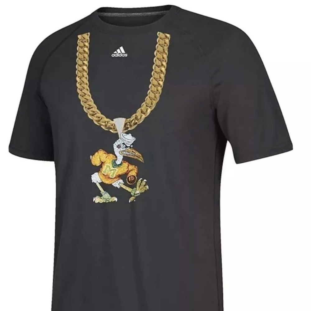 UM Chain T-Shirt